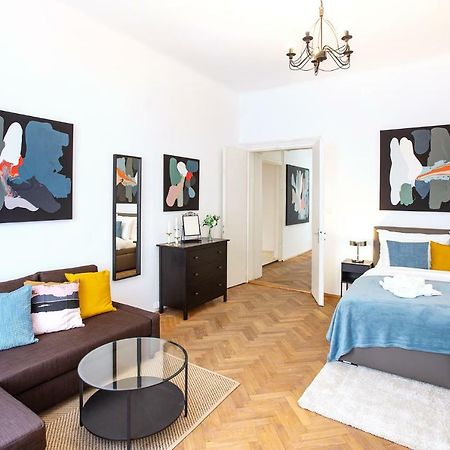 5Br 2Bath Family Apt 5Mins To Wenceslas Square Прага Екстериор снимка