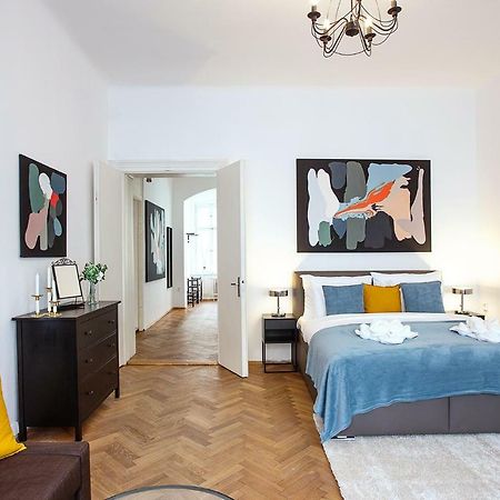 5Br 2Bath Family Apt 5Mins To Wenceslas Square Прага Екстериор снимка