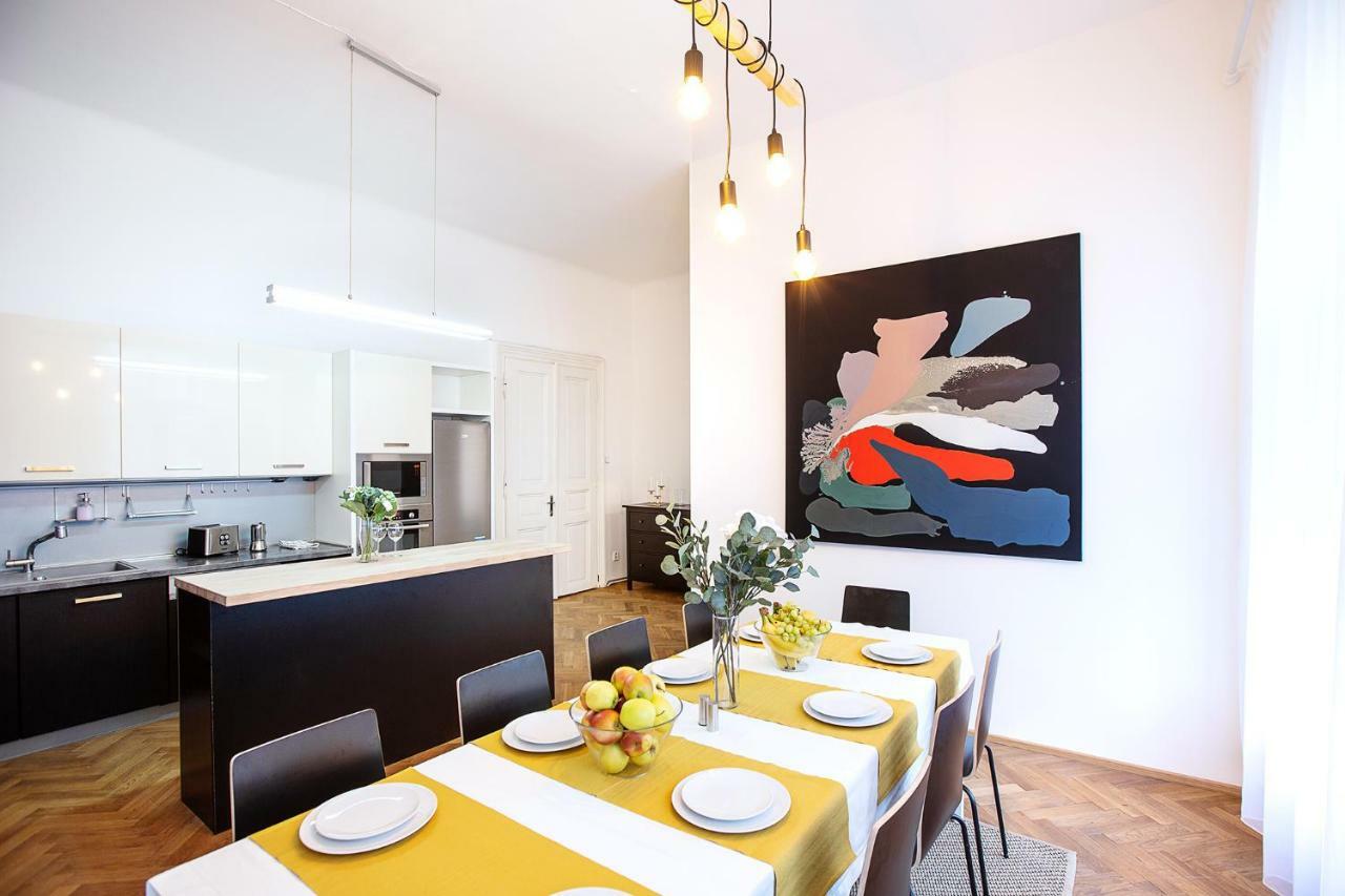 5Br 2Bath Family Apt 5Mins To Wenceslas Square Прага Екстериор снимка