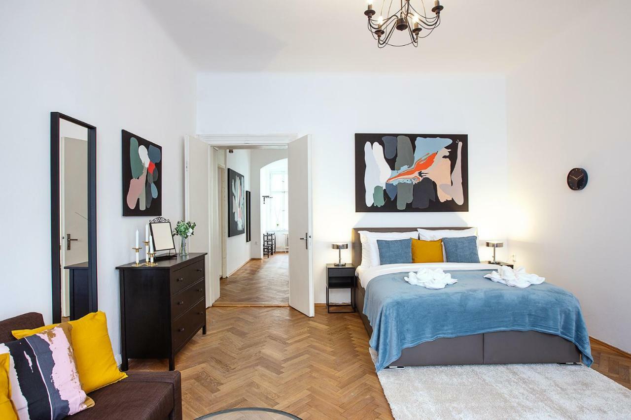 5Br 2Bath Family Apt 5Mins To Wenceslas Square Прага Екстериор снимка