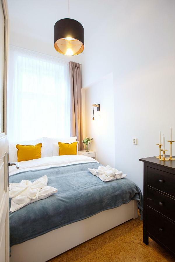 5Br 2Bath Family Apt 5Mins To Wenceslas Square Прага Екстериор снимка